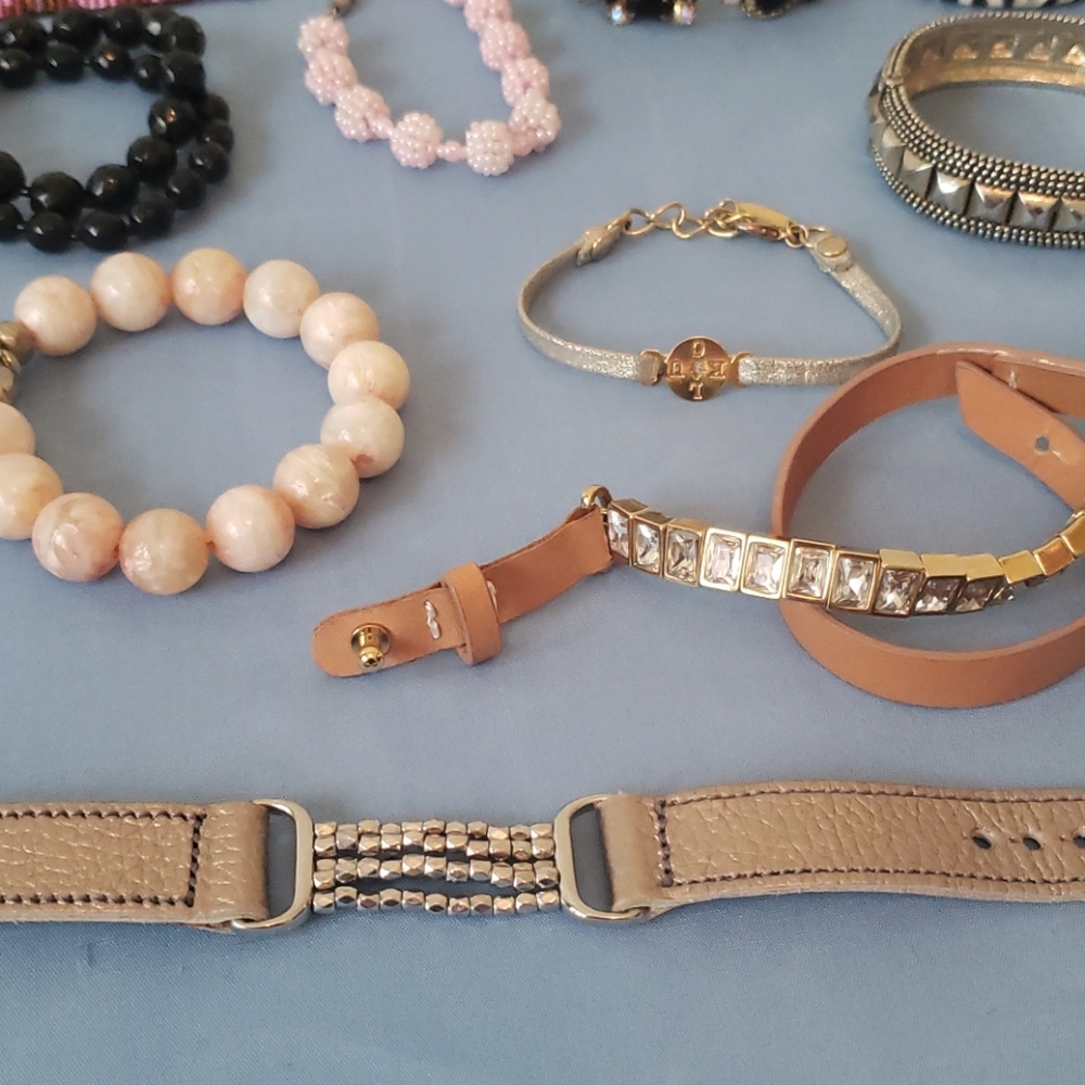 Bracelets - Picture 3 of 6